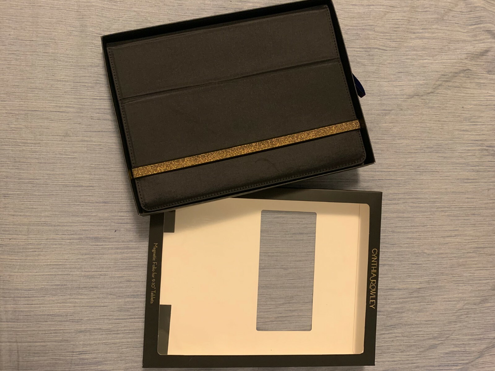 Cynthia Rowley Black Magnetic Folio For 9-10" Tablets/iPad Air/Air 2 NWT