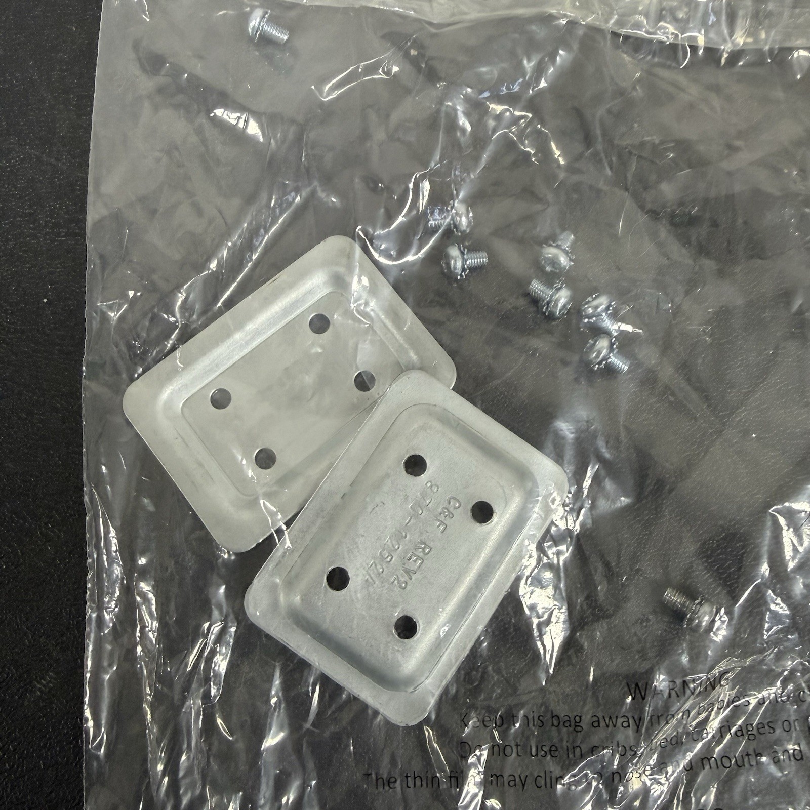 BRAND NEW - APC Smart UPS Mounting Brackets 870-1252A