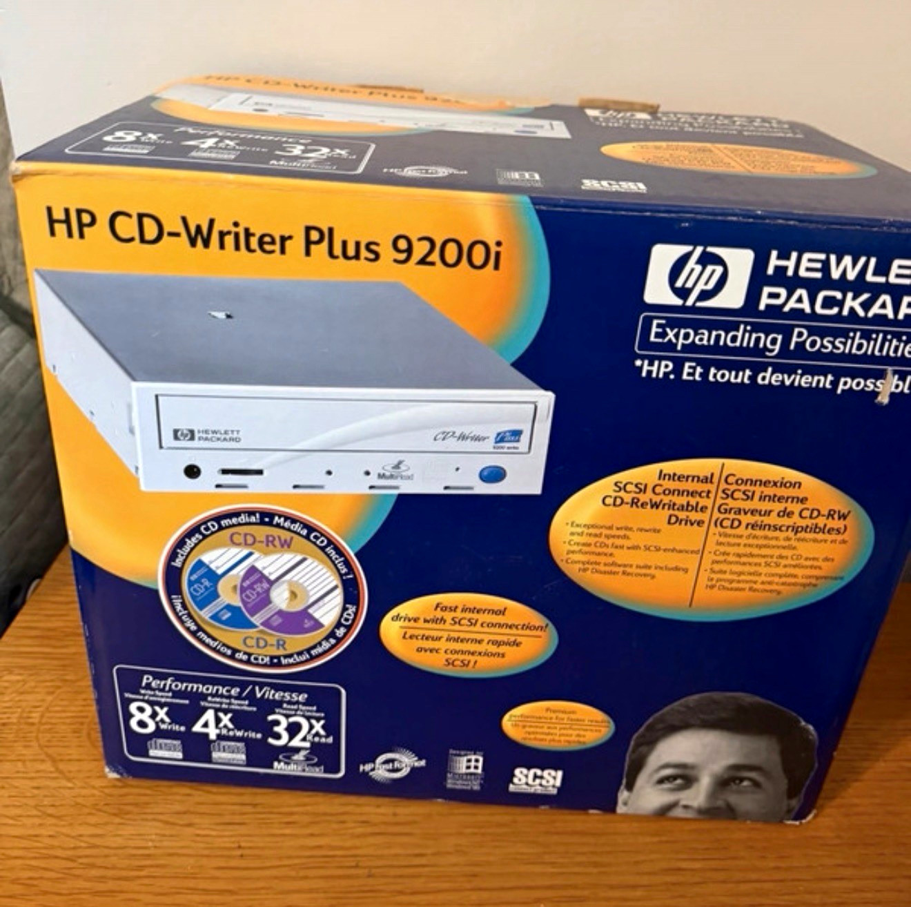 HP CD-Writer Plus 9200i Internal SCSI CD-RW Drive 8x/32x 5.25 w/ Box