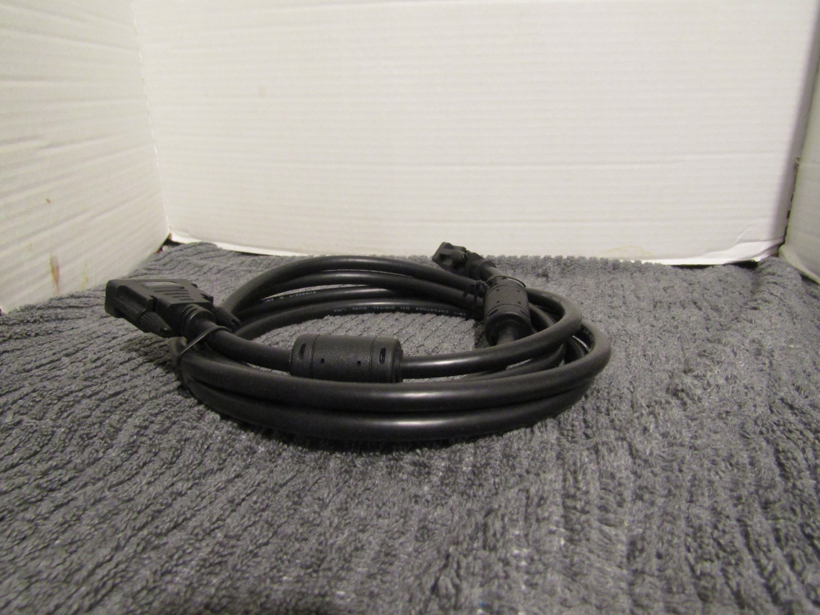 DVI to DVI Monitor Gold Adapter Cable - 9.8 Feet (3 Meters)  Amazon Basics