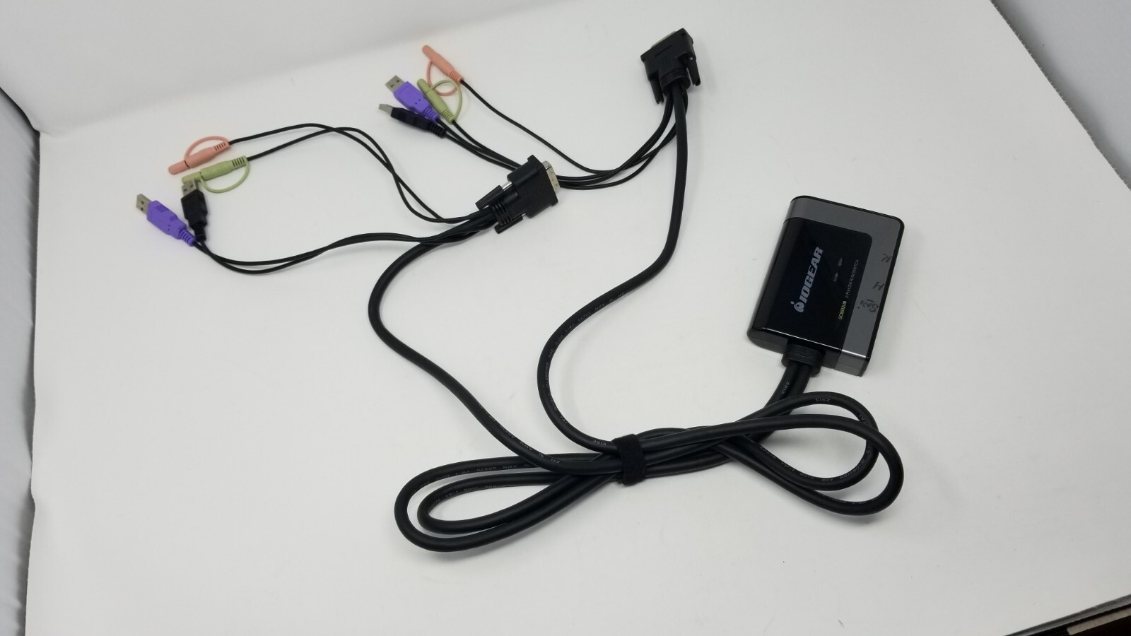 IOGEAR GCS932UB 2-Port DVI-D Cable KVM Switch With Audio And Mic Support