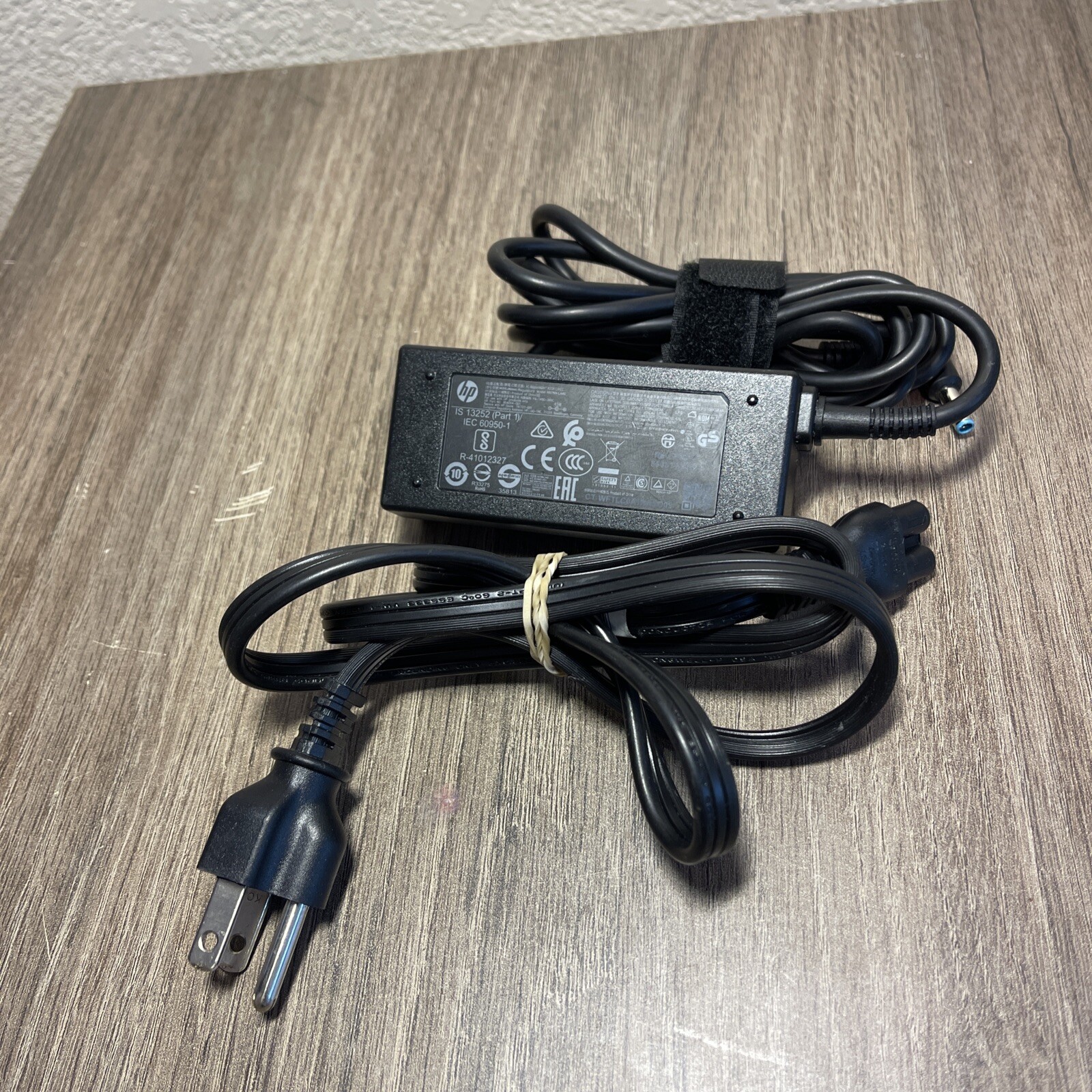 Genuine OEM HP -  Model:  HSTNN-LA40 19.5V 45W Adapter Laptop Charger