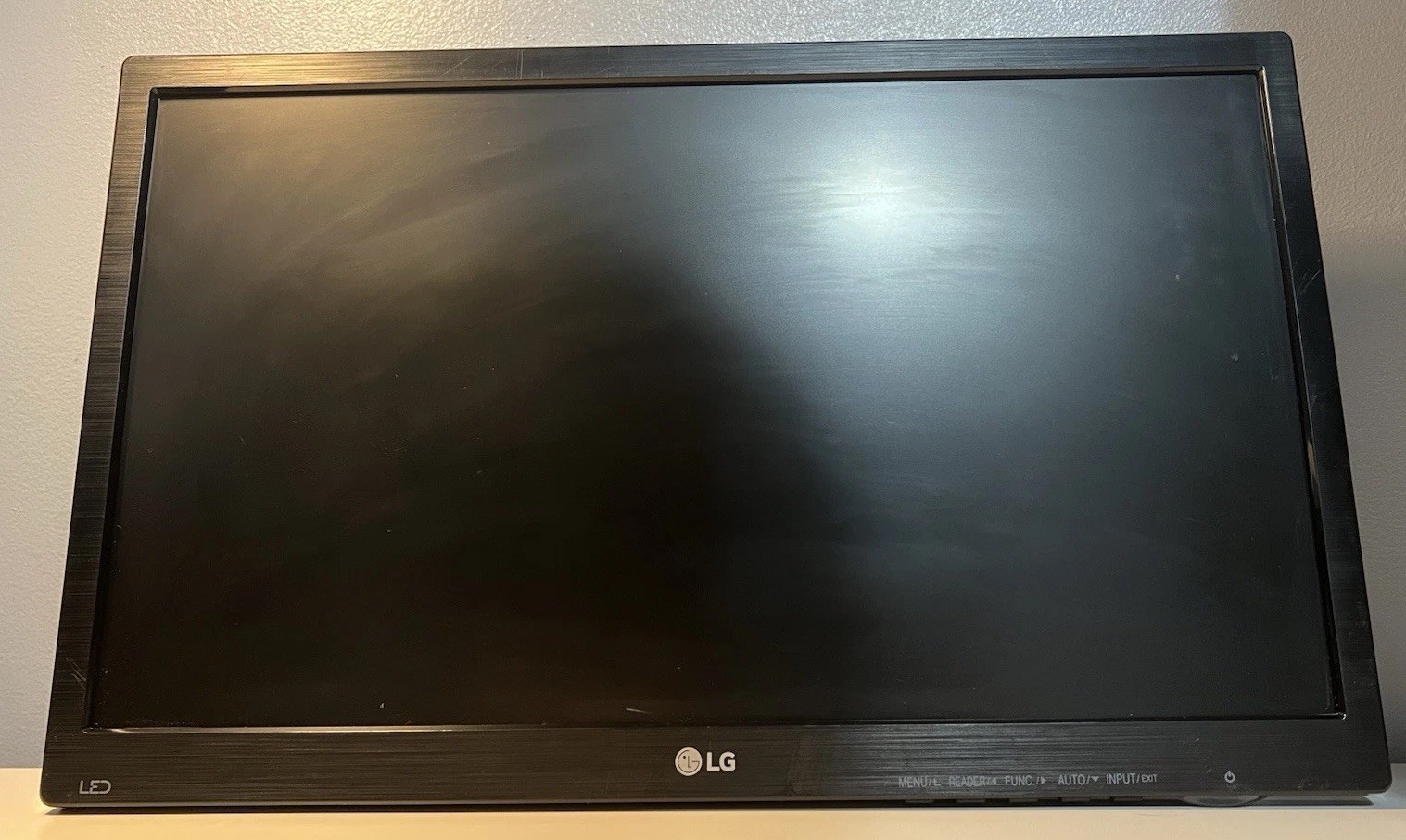 LG 19M38D-B 19" LED Monitor – w/ Cables & Aftermarket Stand – Tested