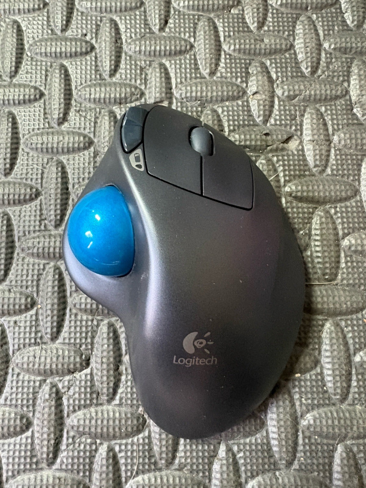 Logitech M570 Wireless Trackball Mouse Ergonomic Dark Gray with Blue Ball Tested