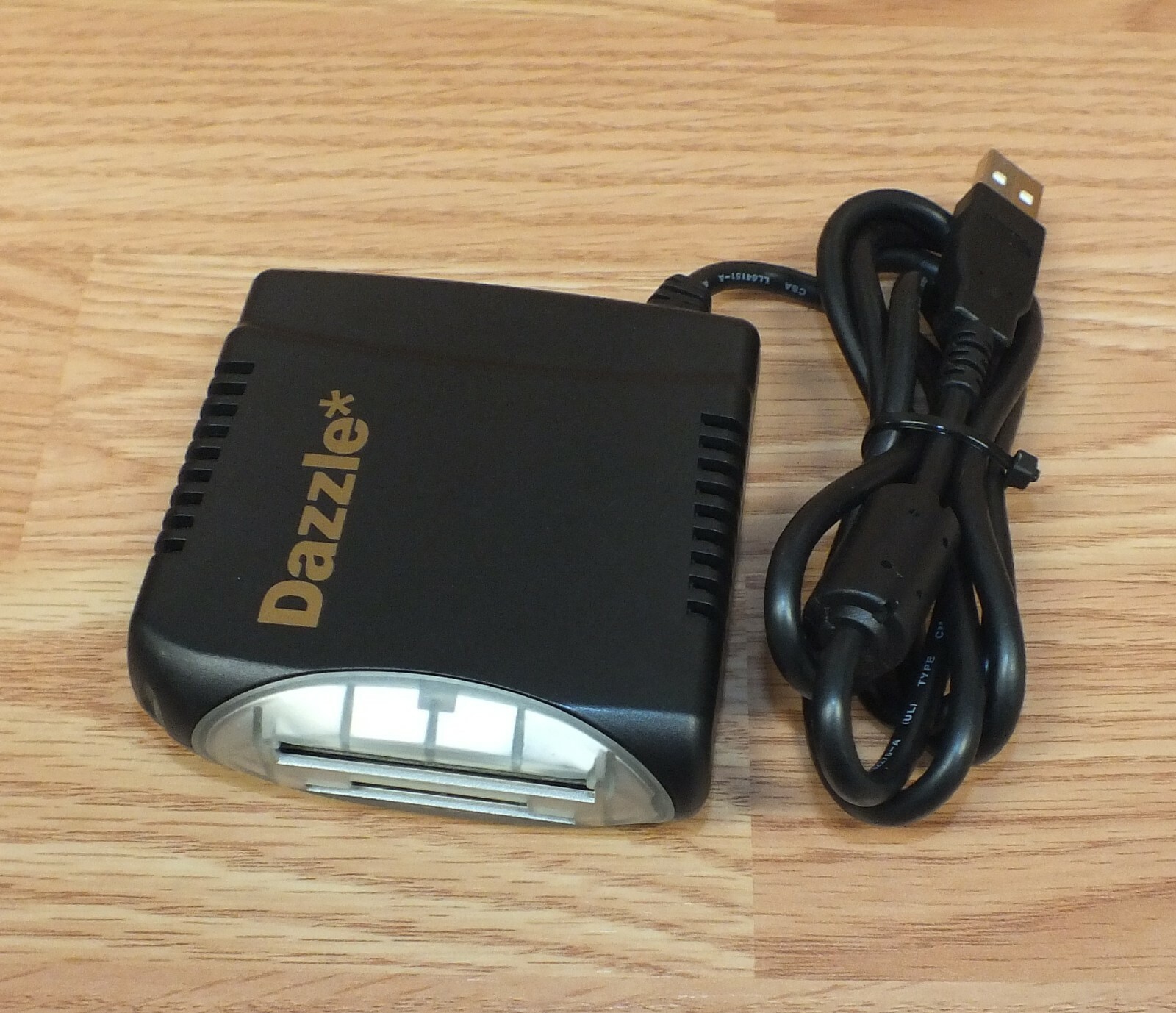 Dazzle Compact Universal 6 In 1 USB Flash Microdrive SD Memory Card Reader 
