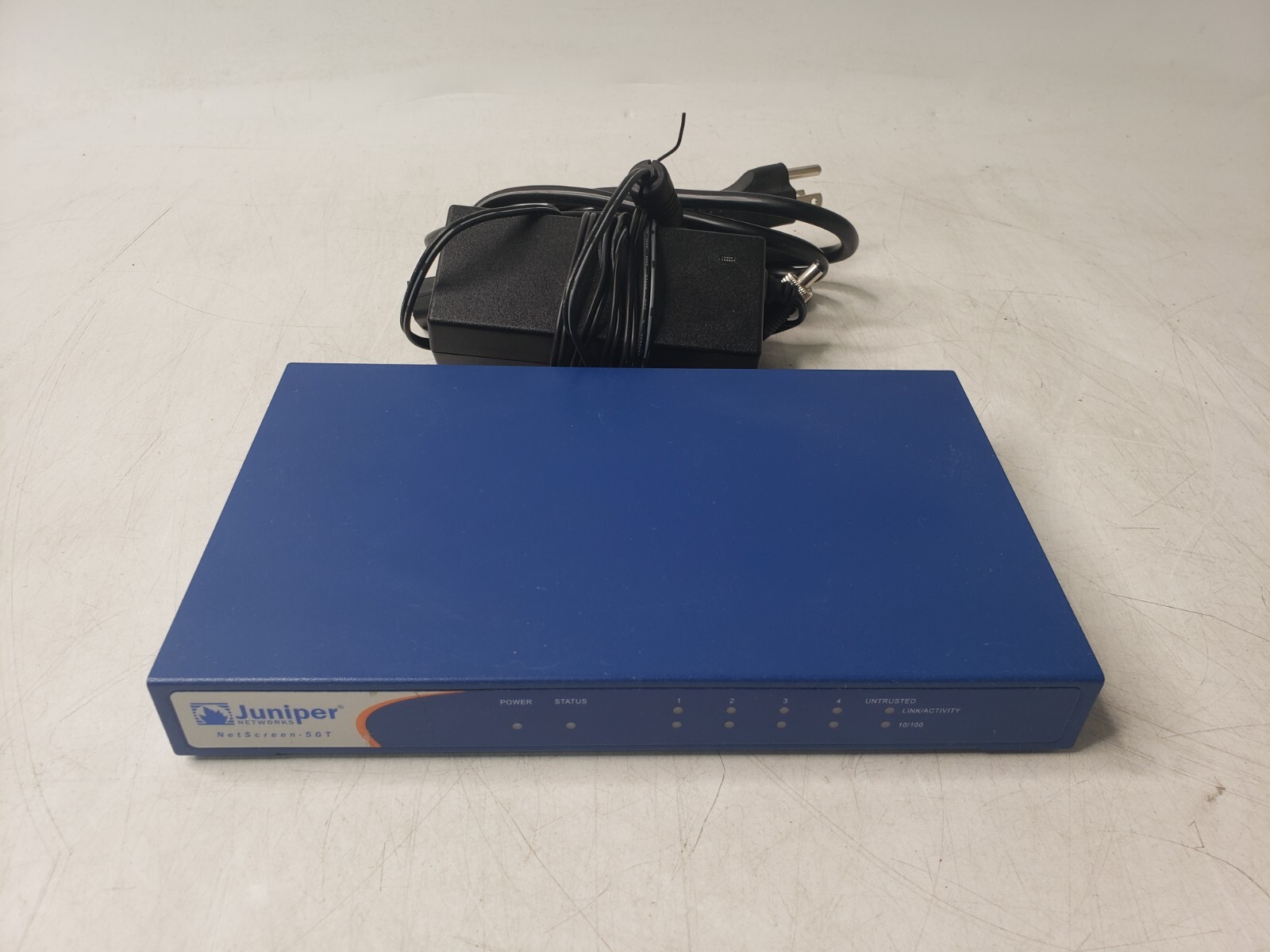 JUNIPER Networks NS-5GT-001 VPN Firewall Gateway
