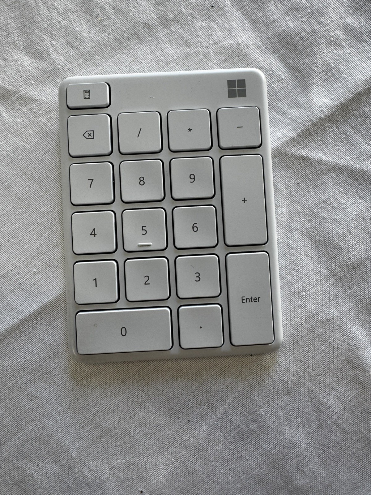 Microsoft Numeric Keypad, Numeric Keypad Glacier, white 23O-00025- tested 