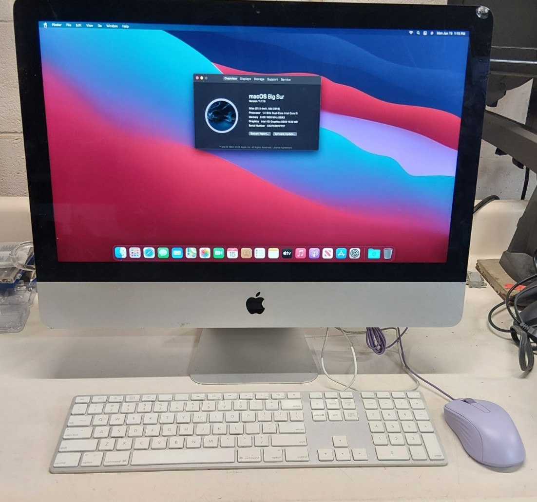 Apple iMac 21.5" A1418 I5/ Boots- Cracked Screen- Keyboard and mouse/No Cord