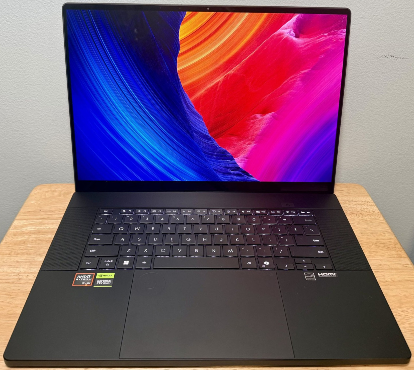 ASUS ProArt P16 3K 120Hz OLED (Ryzen AI 9 HX 370, 32GB/2TB SSD, RTX 5070) Black