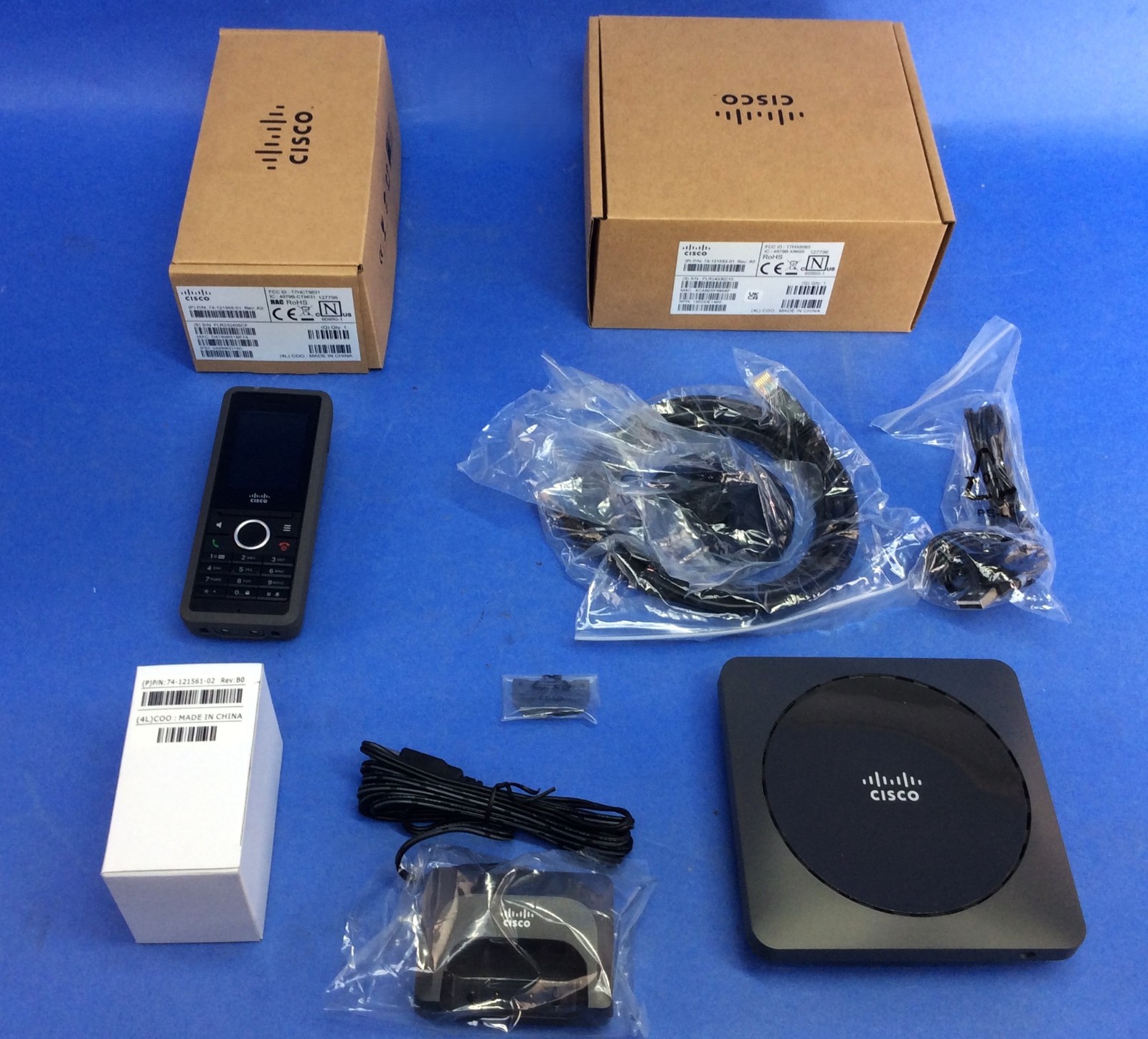 Cisco 6825 IP DECT Bundle with Multi-Cell Base (CP-6825-3PC-BUN-NA) - Brand New