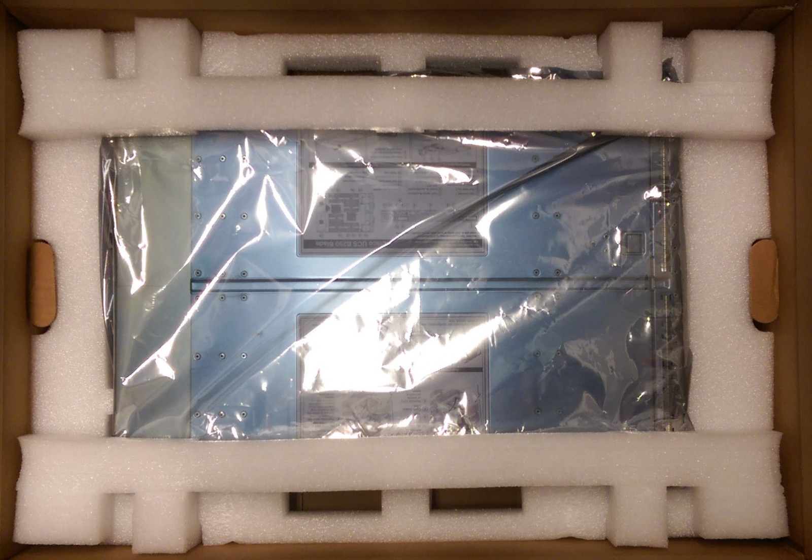 Cisco UCS B250 M2 Barebones Blade Server with 2x Heatsinks and 2x M81KR VICs