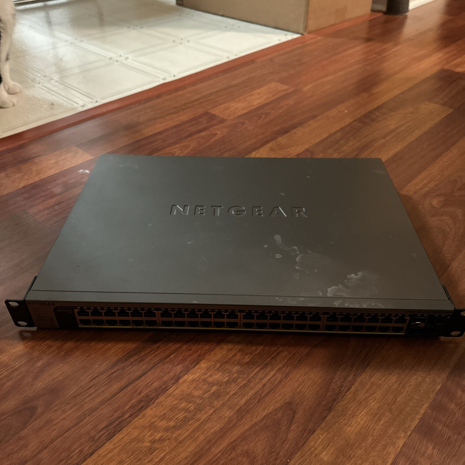 NETGEAR ProSafe GS752TP 48-Port Gigabit PoE/PoE+ Smart Managed Switch 4 SFP