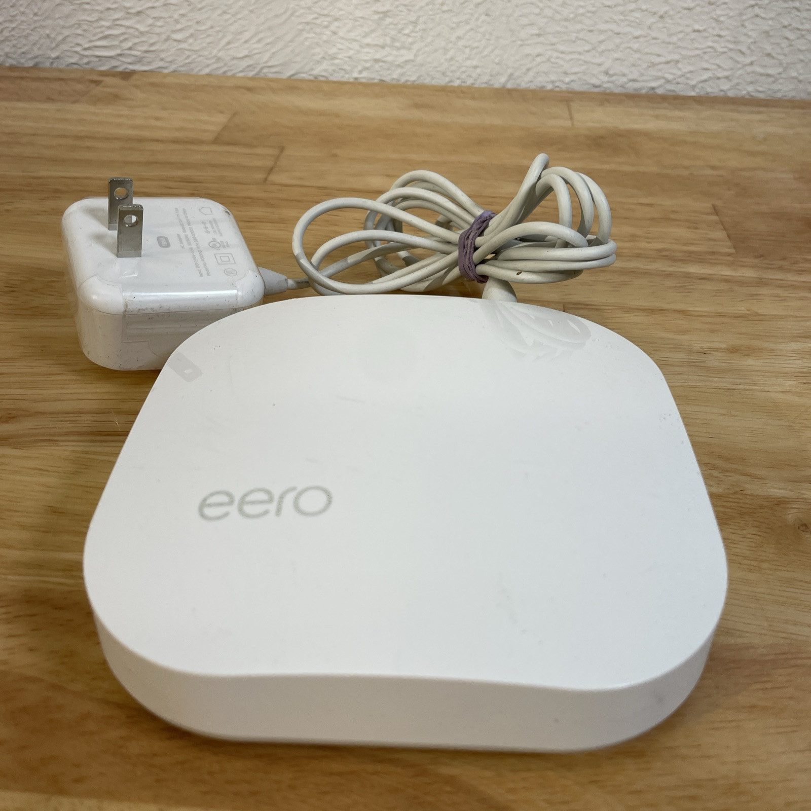 Eero Model# A010001 - First Generation Portable WiFi System Router
