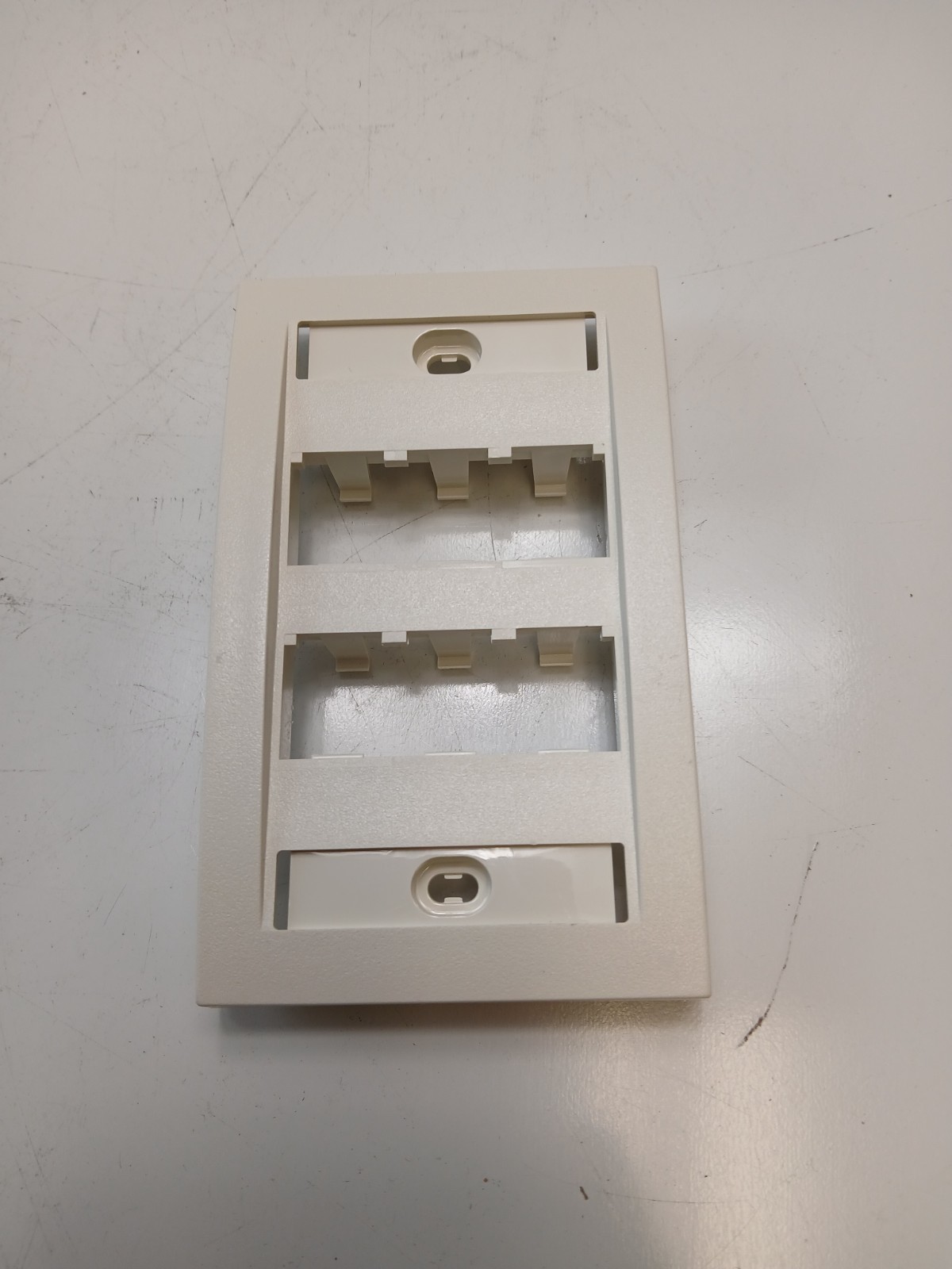 PANDUIT CFPE6IWY 6-Port Mini-Com Faceplate Executive Series Off-White