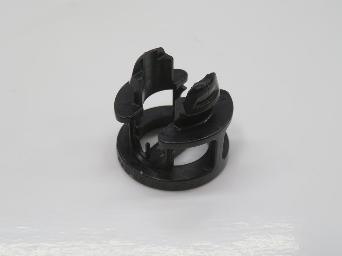 LOT OF 10 COMMSCOPE SSH-710 SNAPTAK PIM-GUARD ADJUSTABLE HANGER FOR CABLES FROM