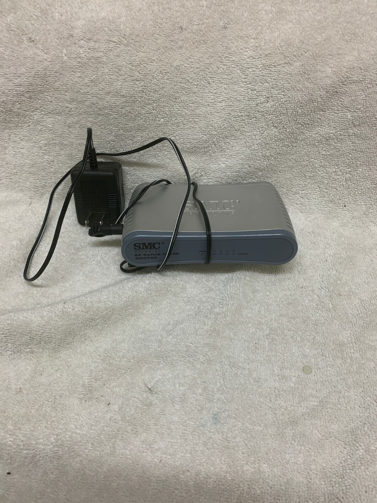 SMC Networks EZ Switch SMCFS5 5-Port 10/100 Ethernet Switch