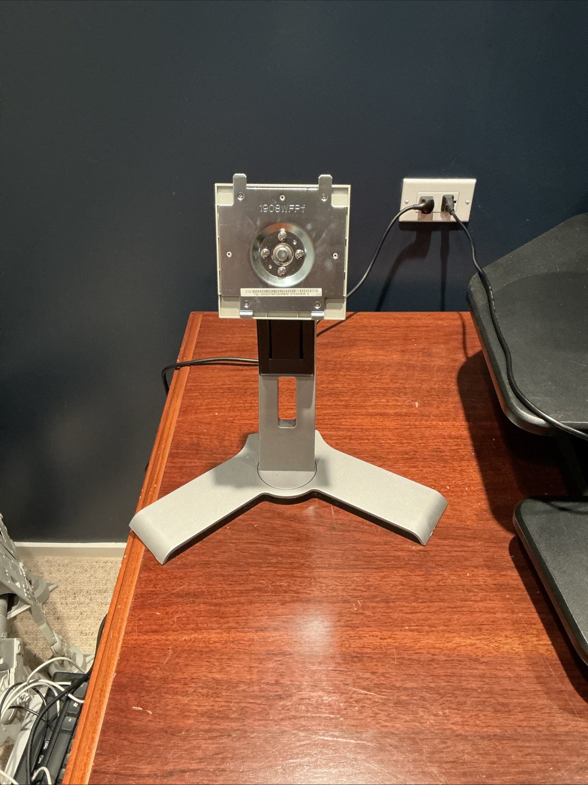 Dell 2208W, 1908W Computer stand.