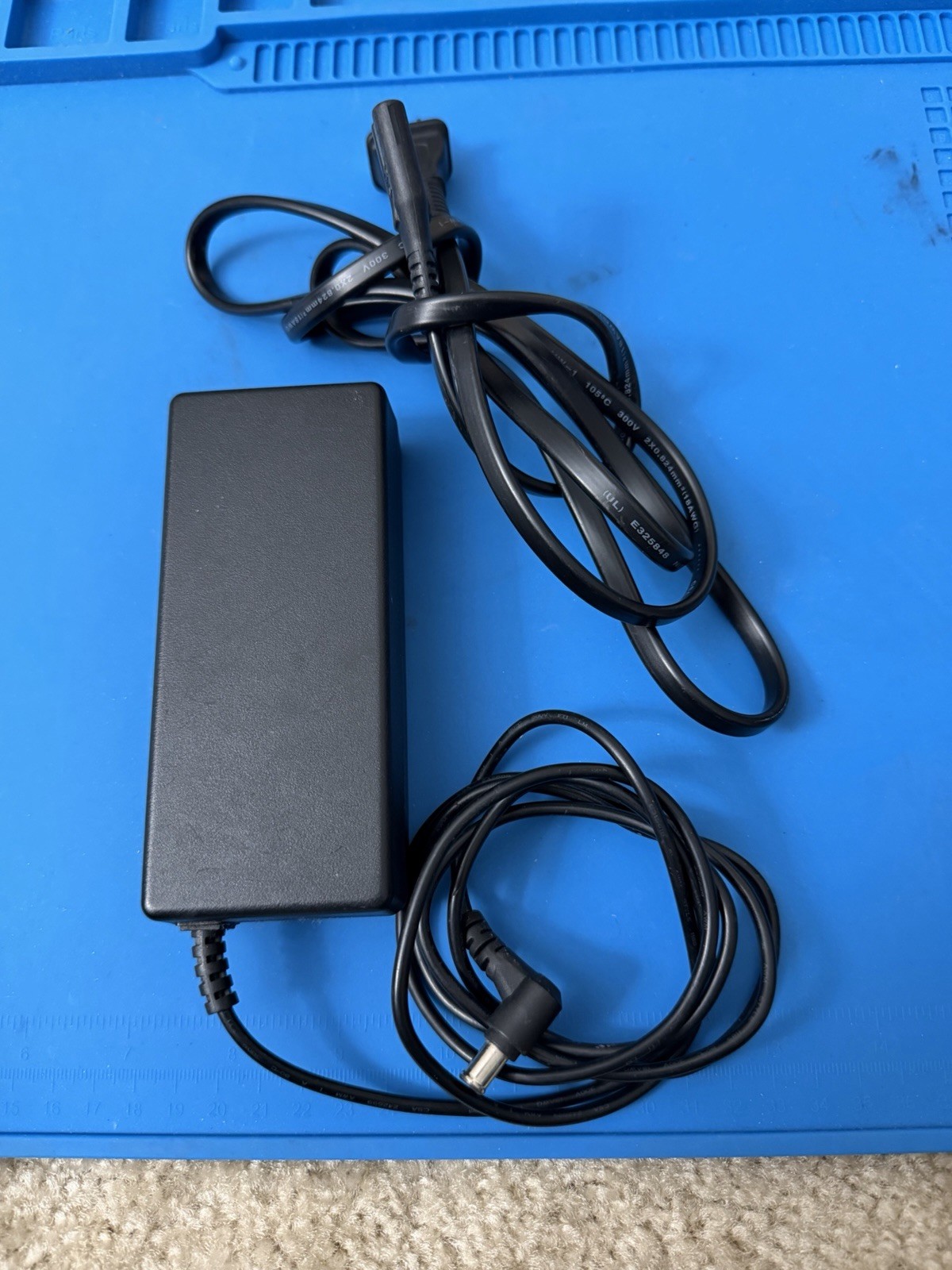 Genuine OEM VGP-AC19V20 AC Power Adapter 19.5V 3.9A 75W for SONY Vaio Laptop
