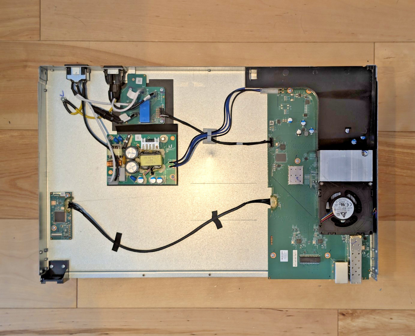 UBIQUITI UDM-PRO INTERNAL CHASSIS TRAY MAINBOARD PSU LCM COMPLETE LOT AS-IS