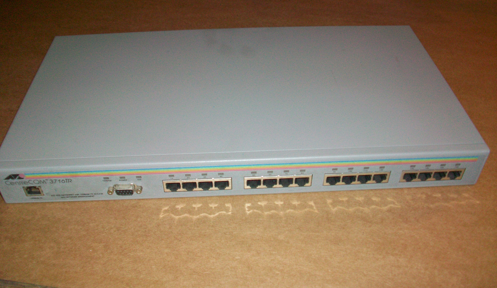 Allied Telesyn  AT-3716TR  16 Port Switch 10BT 100BTX-PORT PNP 