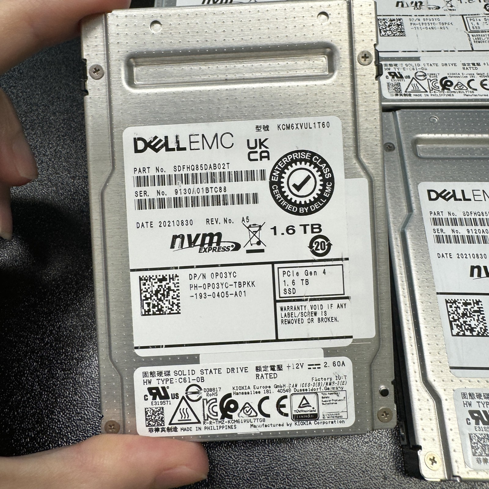 0P03YC Dell 1.6TB PCIe Gen4 NVMe Mixed Use SED/FIPS 2.5in SSD KCM6XVUL1T60 P03YC