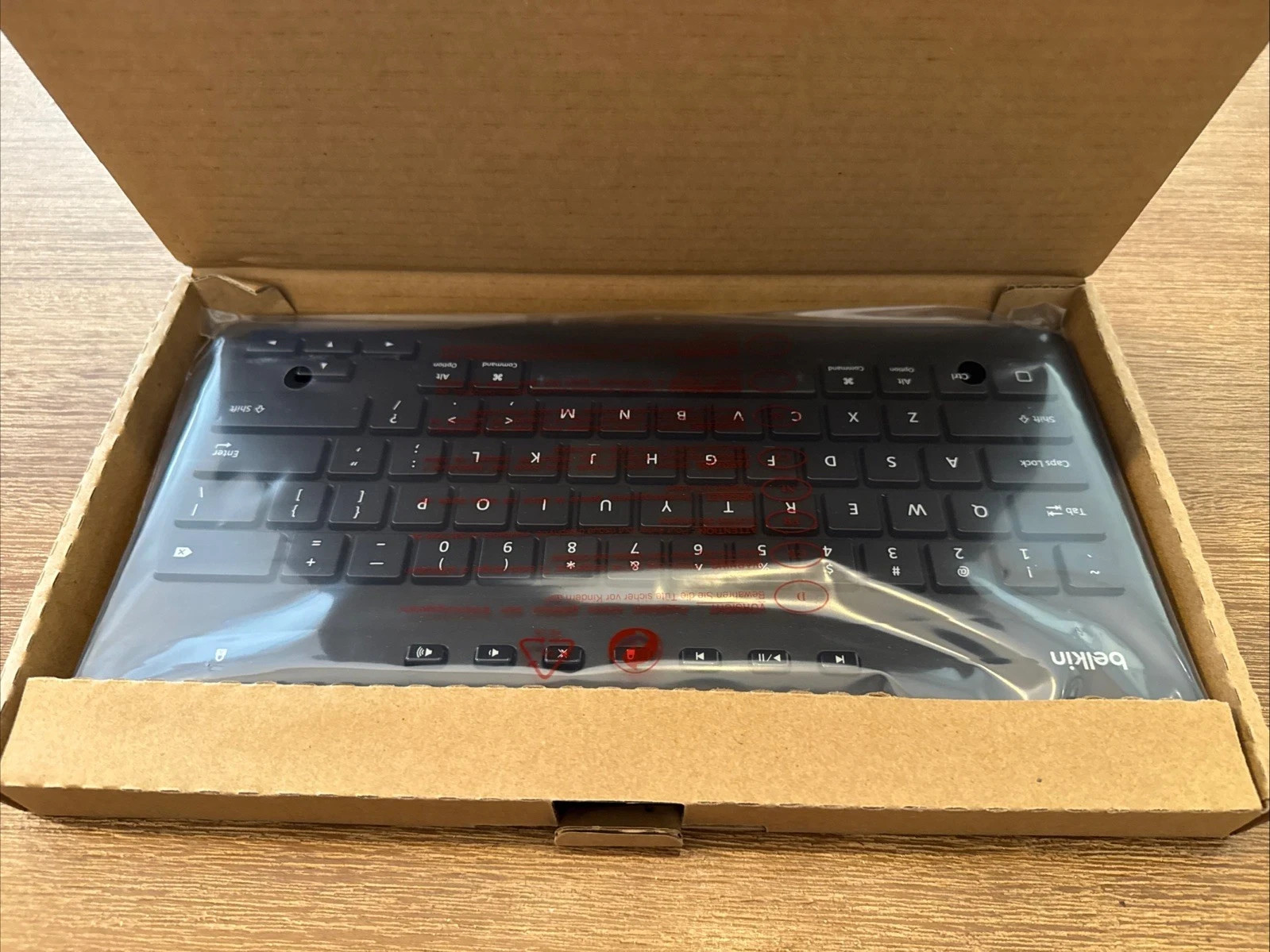 Belkin B2B124 Wired Keyboard for iPad with Lightning Connector NEW