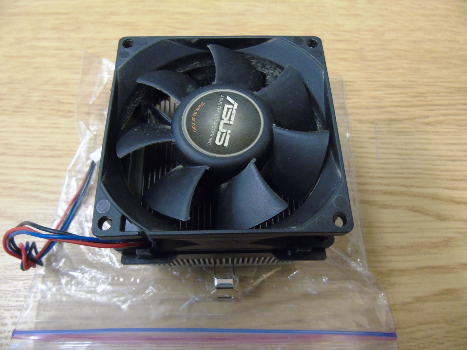 Compaq Presario SR2011WM Desktop 13G075135022H2 HeatSink Fan Socket 775 Intel