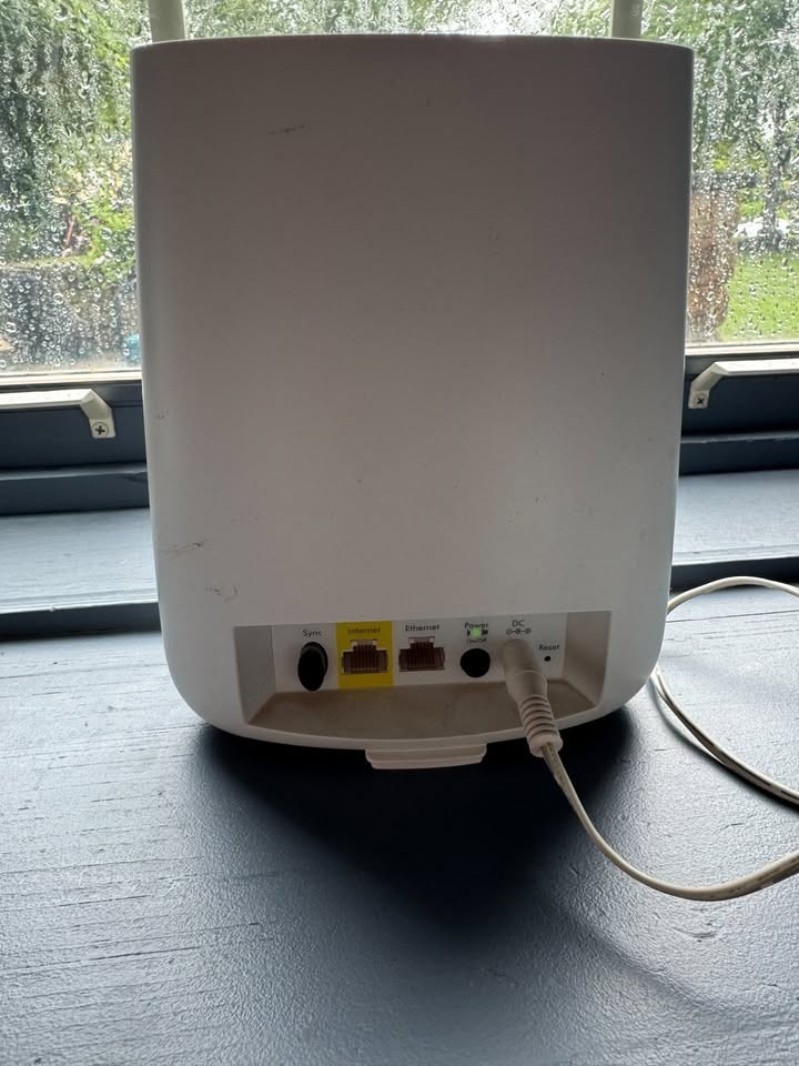 Netgear Orbi RBR20 + 3 RBW30 Satellites Mesh System