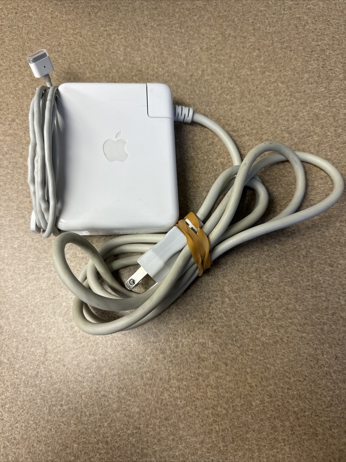 Genuine OEM Apple Mac A1172 85 W Portable Power Adapter