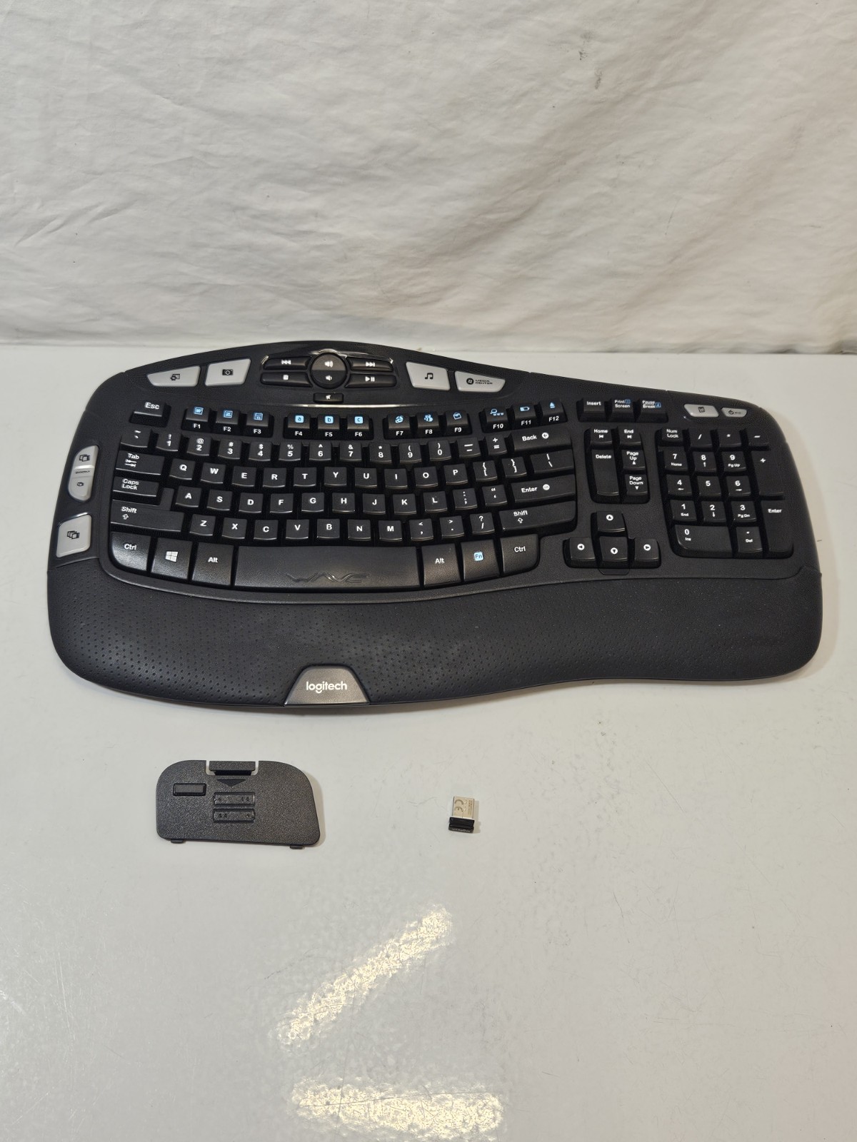 Logitech K350 Comfort Wave Wireless Keyboard with USB dongle tested Excellent