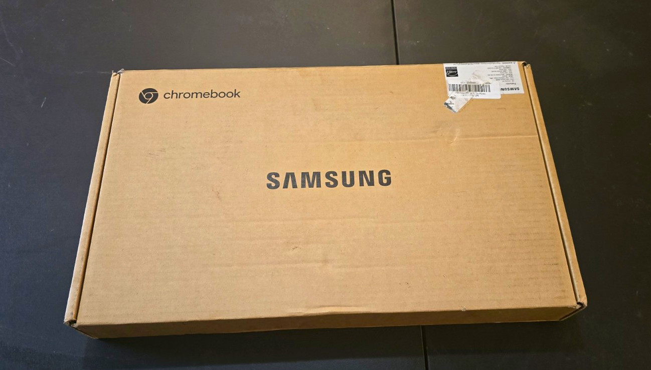 Samsung Chromebook 15.6in Silver Chrome OS Intel Celeron 4GB 64GB eMMC
