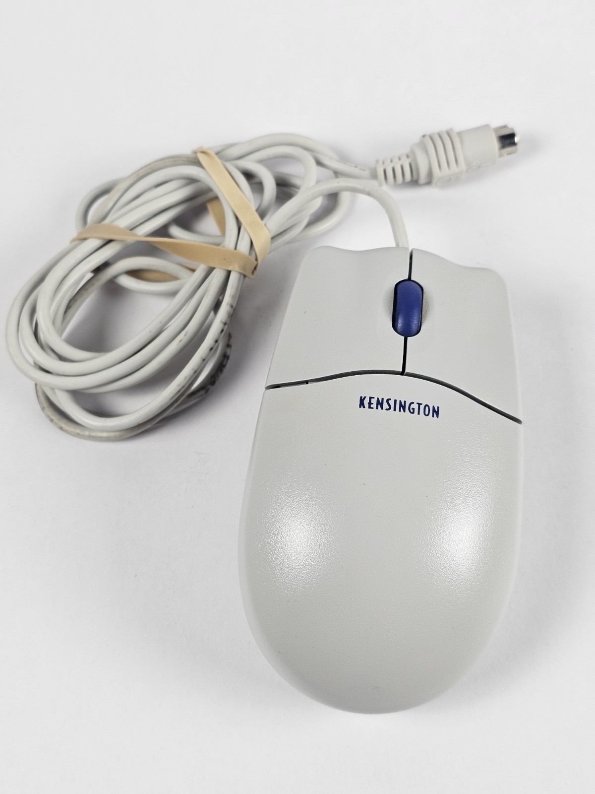 Kensington Mouse-in-a-Box Scroll Wired Mouse Model MOSUI 64230 A1369827