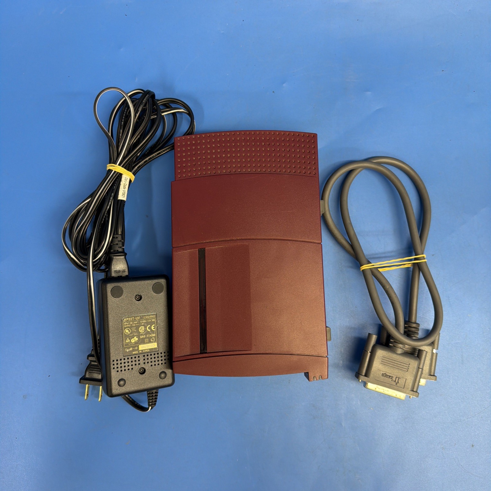 Iomega Ditto Max IO1000-PX External Tape Drive Powers On For Parts or Repair