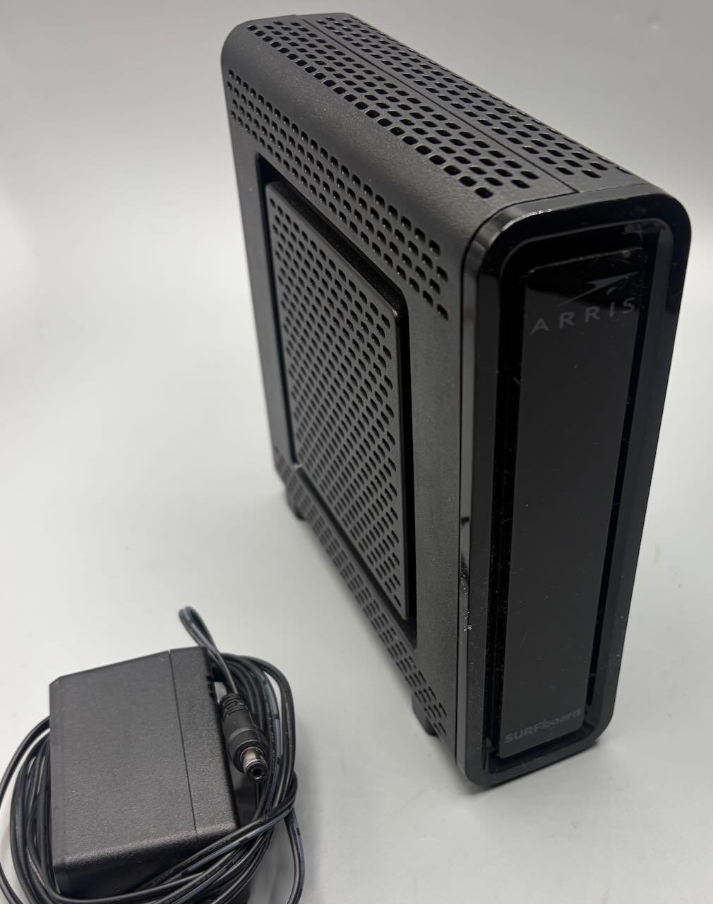 ARRIS SURFboard SBG10 DOCSIS 3.0 Modem & AC1600 Wi-Fi