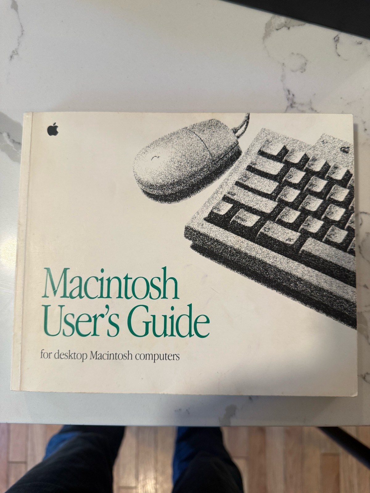 Apple Macintosh User's Guide for Desktop Macintosh Computers Manual