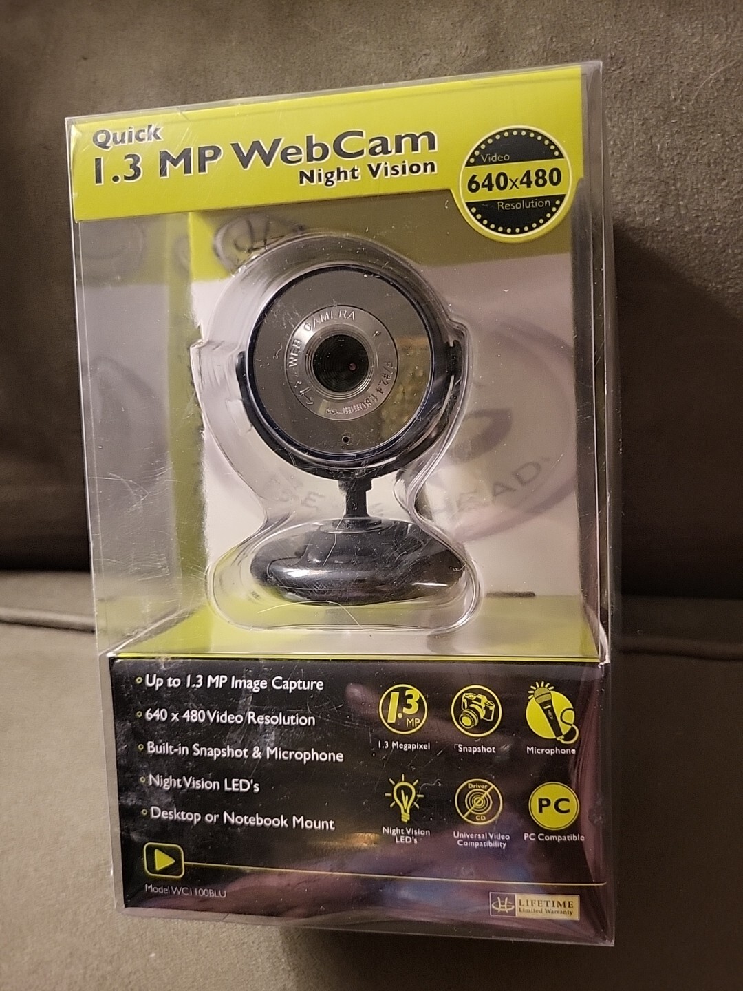 Quick 1.3 MP Web Cam with Night Vision  640x480 Resolution & Built-in Microphone