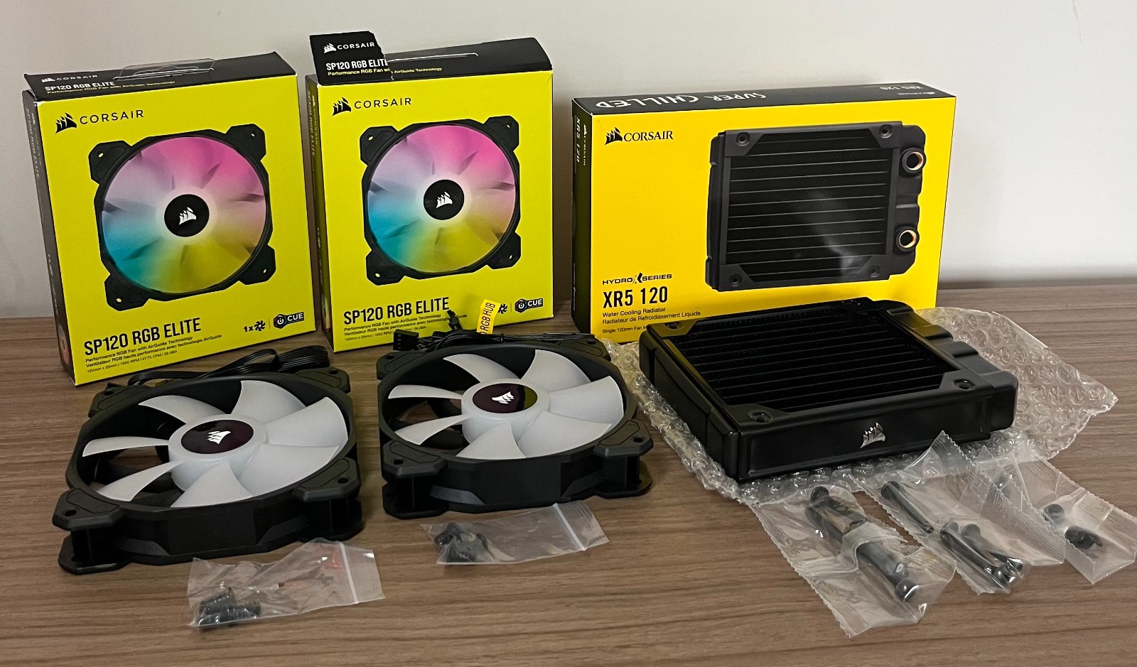 Corsair Hydro X XR5 120 Radiator + 2x SP120 RGB Elite Fans Open Box Unused