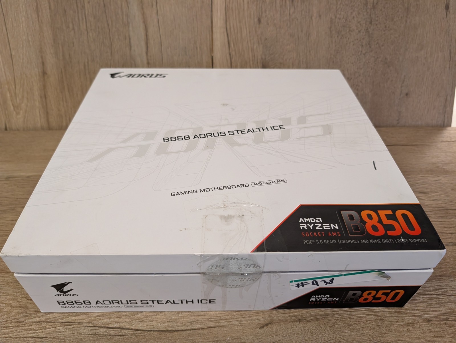 GIGABYTE B850 AORUS Stealth ICE Reverse-Connect ATX Motherboard, DDR5