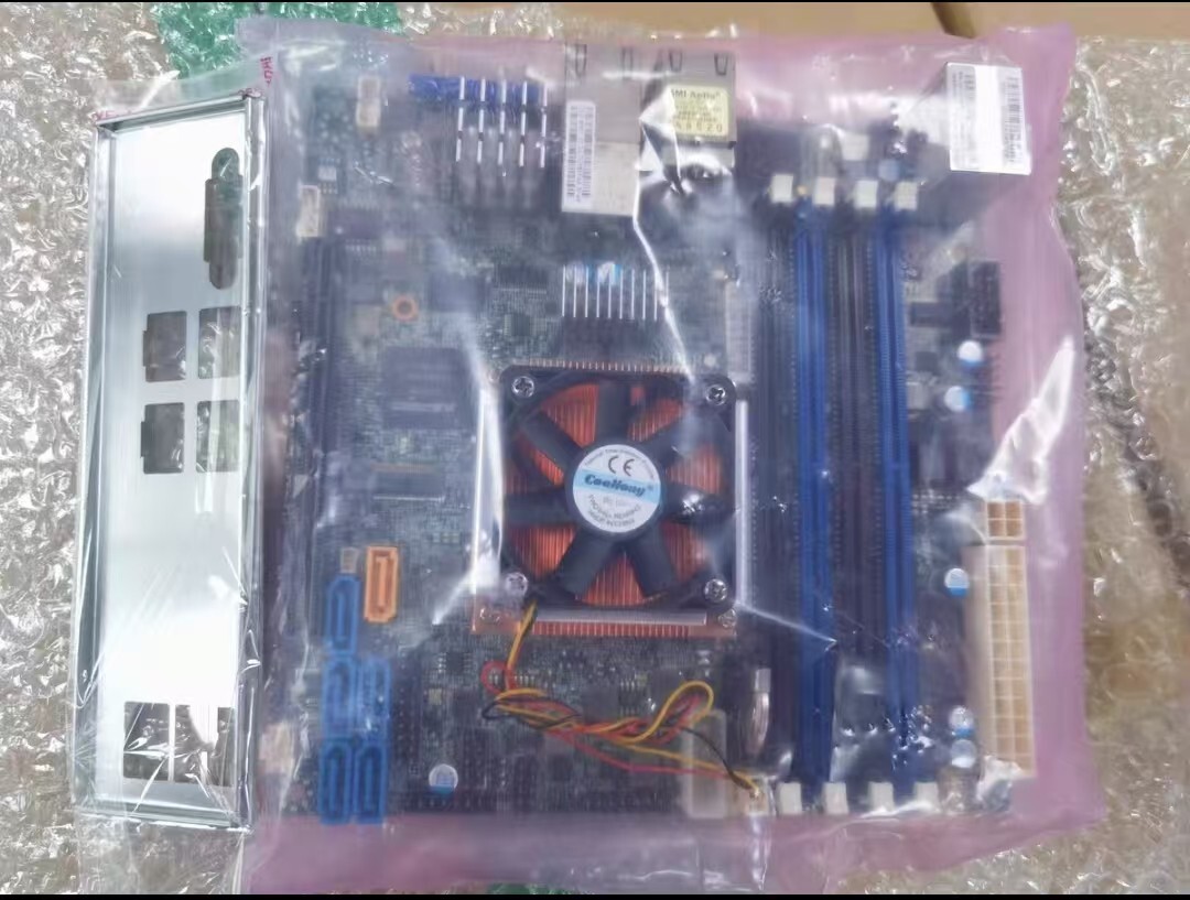 Supermicro X10SDV-TLN4F Rev 2.00 CPU Xeon D-1541 with active fan.