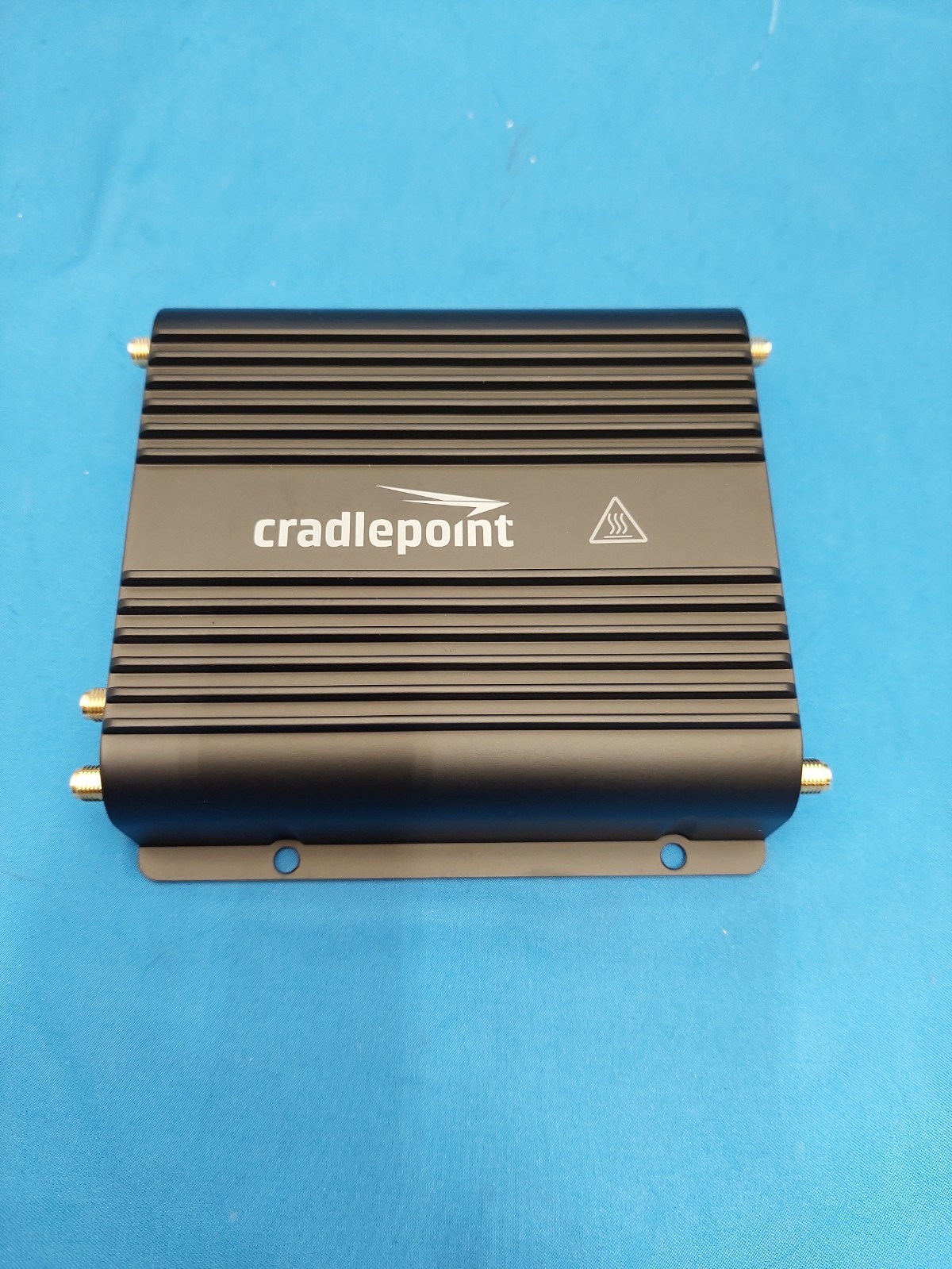 CRADLEPOINT IBR900-600M LAN Port  Router in original box