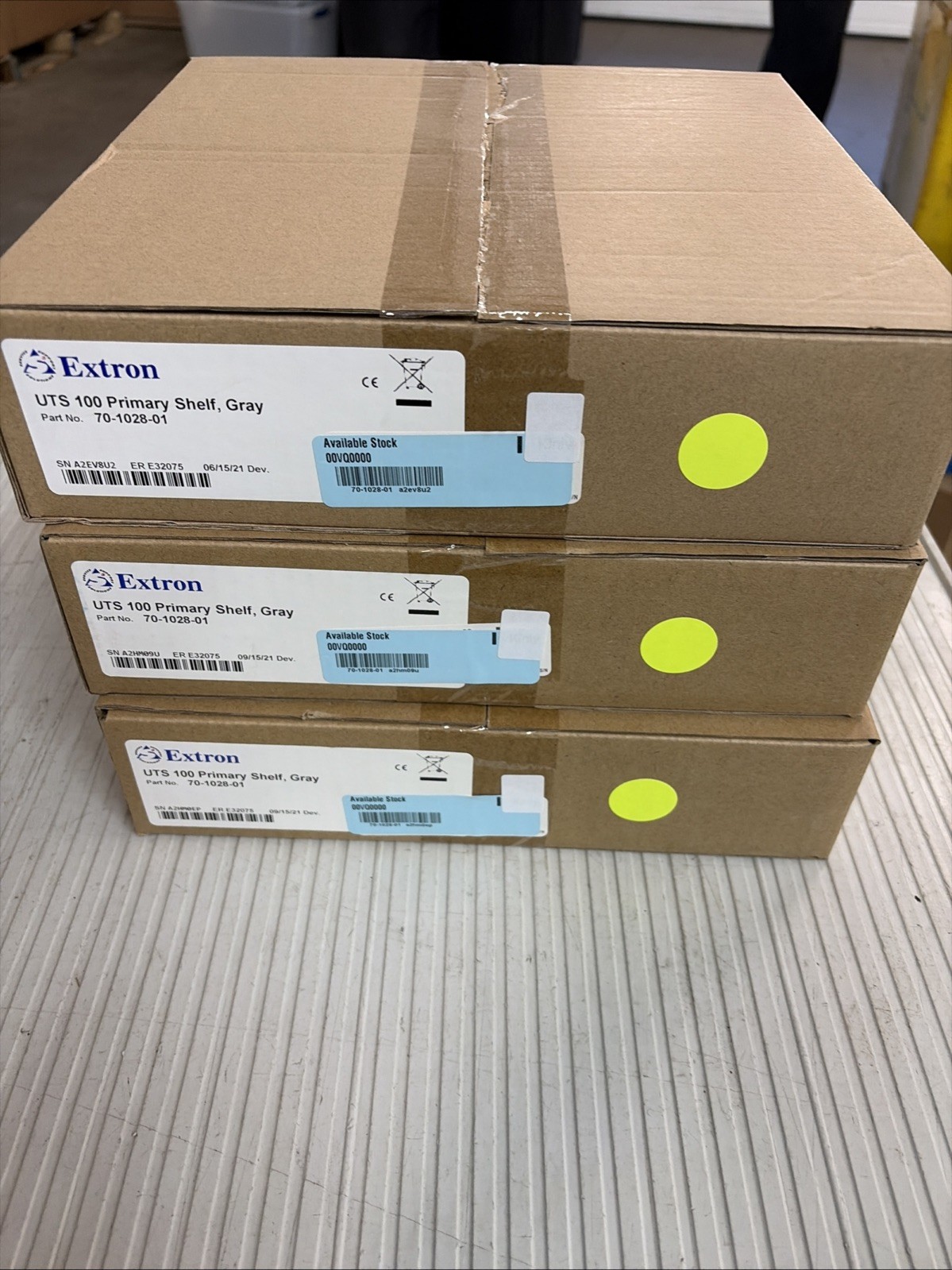 NEW Extron UTS 100 Primary Shelf Under Table Shelf, Gray 70-1028-01 (Z5) New