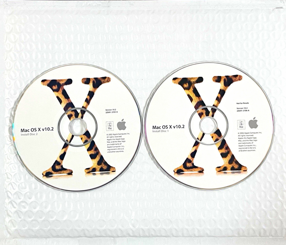 Apple Mac OS X v10.2 Jaguar Operating System 2-CD Install Discs Set English