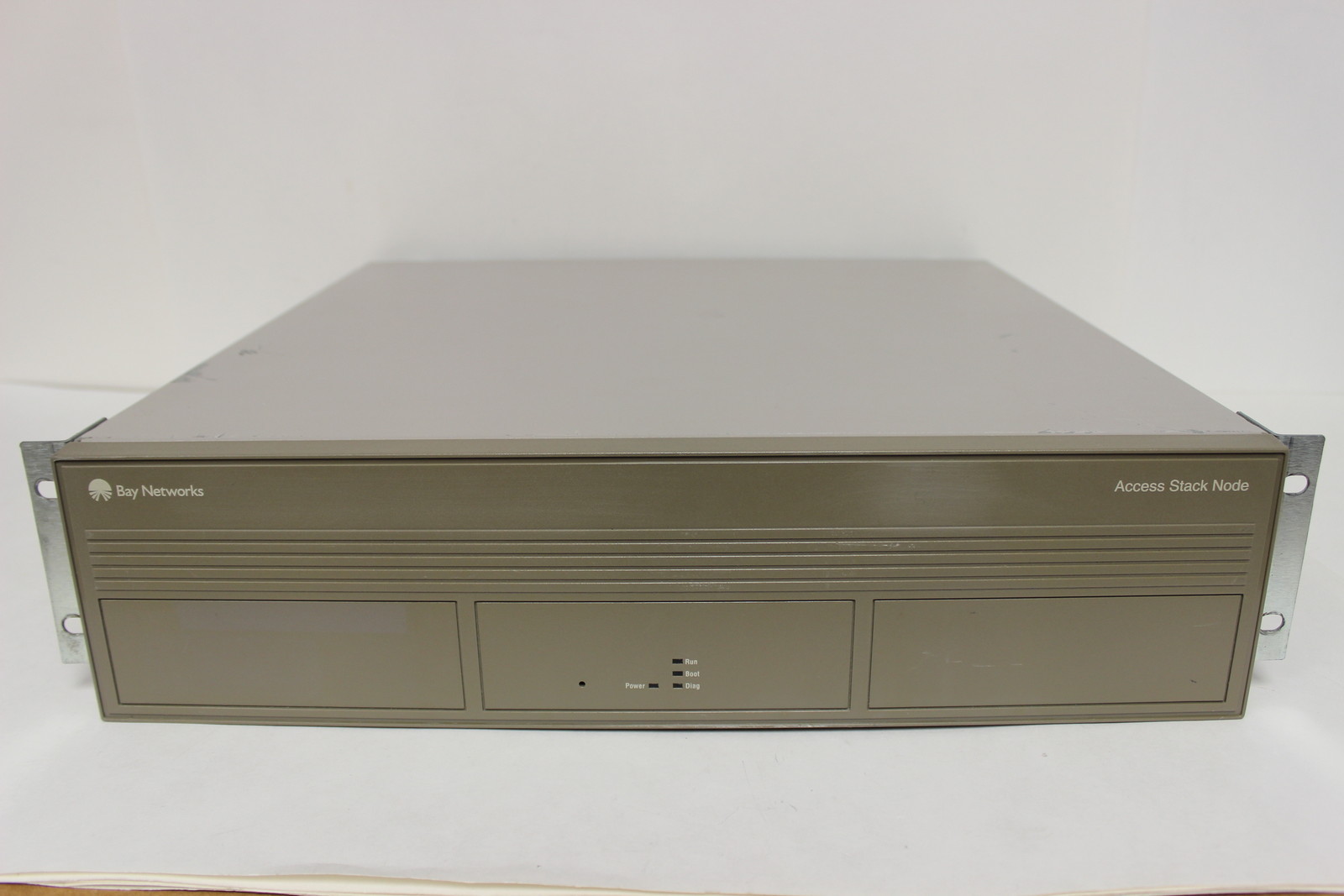 BAY NETWORKS 30001 ACCESS STACK NODE COMMUNICATION SERVER WITH 34000 & AF204001