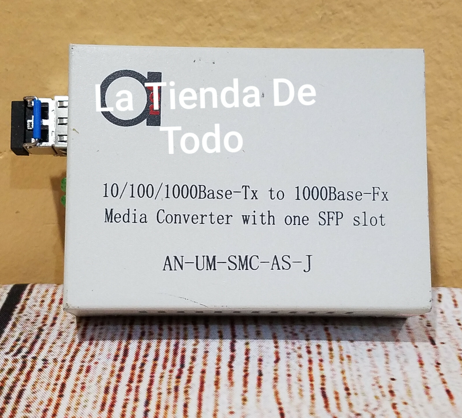 MEDIA CONVERTER WITH ONE SFP SLOT FITS 10/100/1000 BASE TX READ