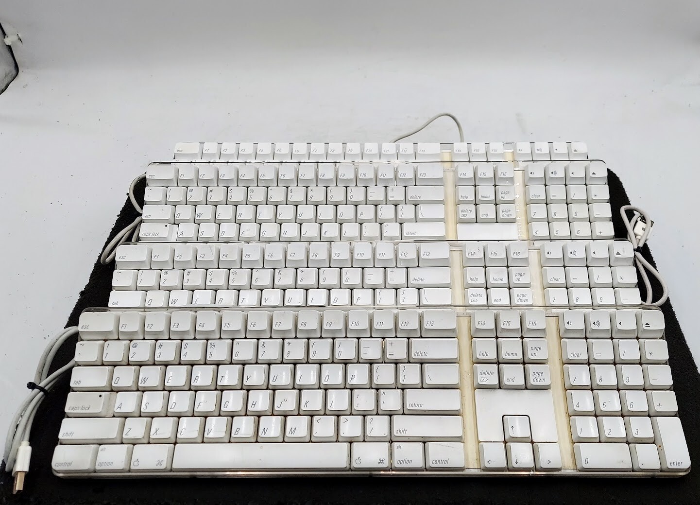 LOT OF 4 Apple A1048 Keyboard Wired Mechanical W/2 USB Ports