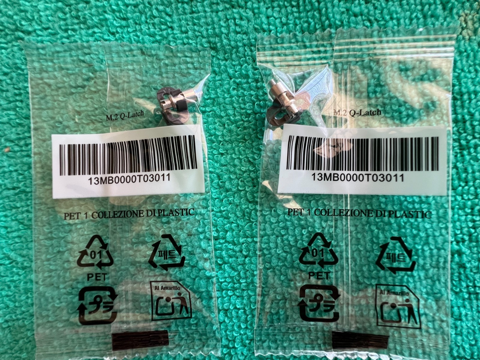 LOT 2X  ASUS  M.2 Q-LATCH  13M0000T04011 , M.2 SSD Latch Clip,ORIGINAL