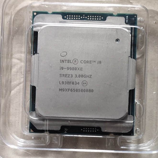 Intel Core i9-9980XE SREZ3 18-Core 36-Threads 3.0GHz LGA2066  CPU Processor