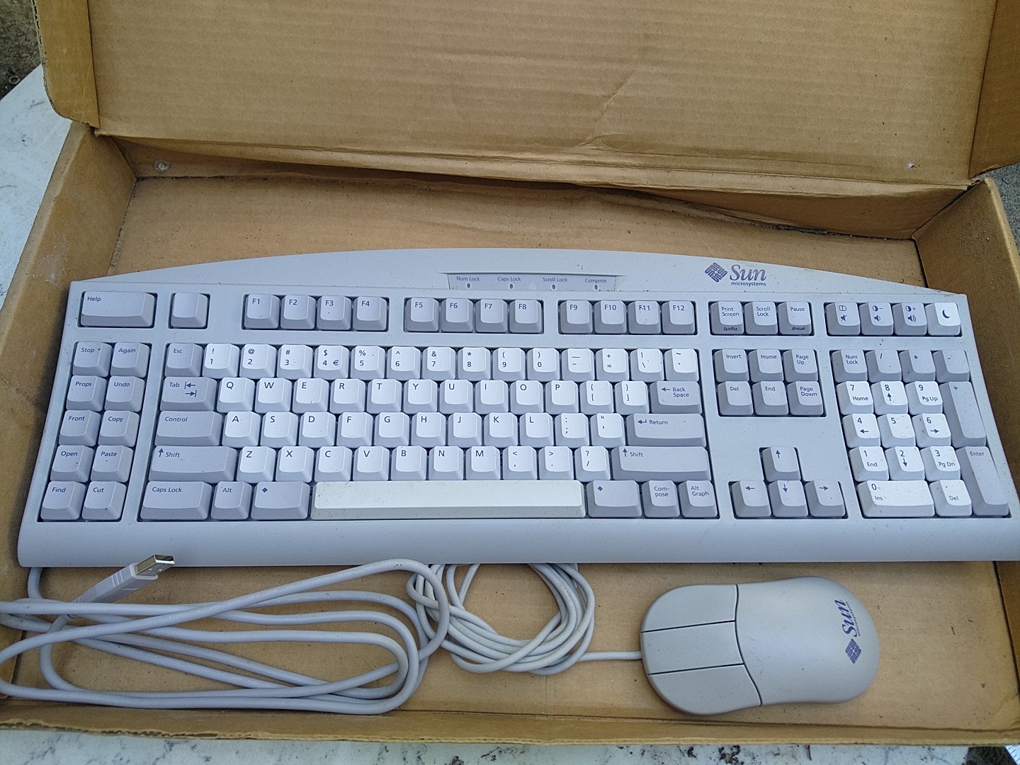 Sun 3201273-01 USB Oracle Type 6 Wired Keyboard , MOUSE 370-3632-01