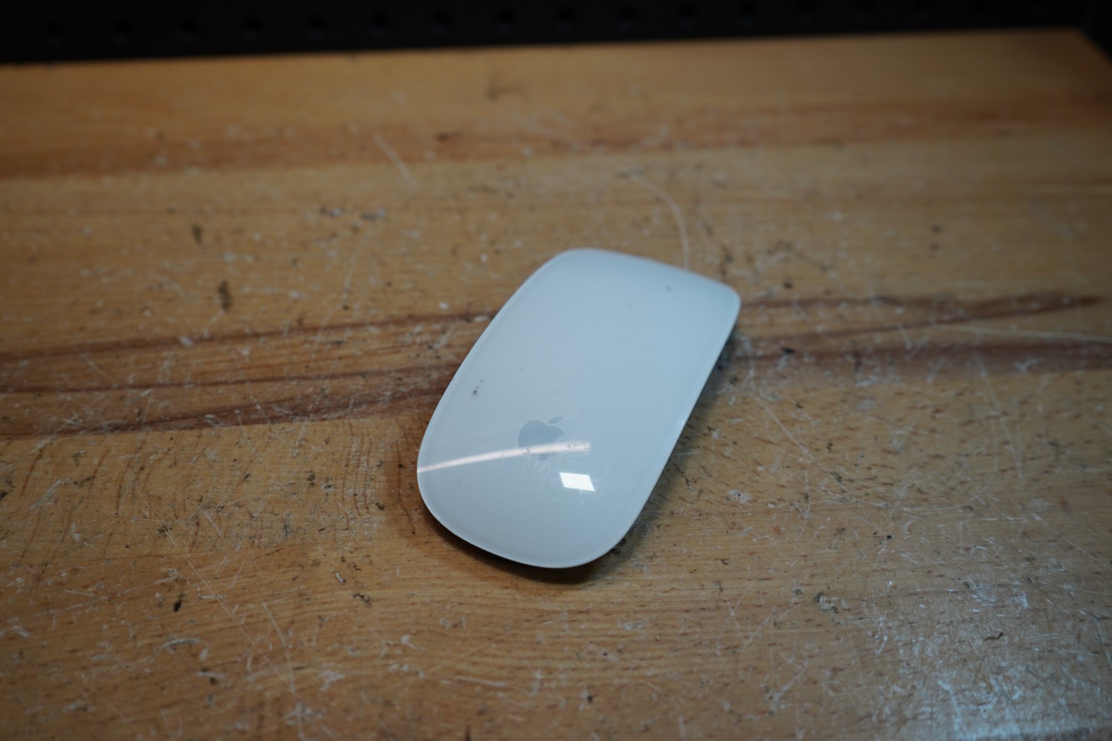 (J) Apple Magic Mouse A1296 Wireless Bluetooth Multi-Touch Mouse White 1st Gen
