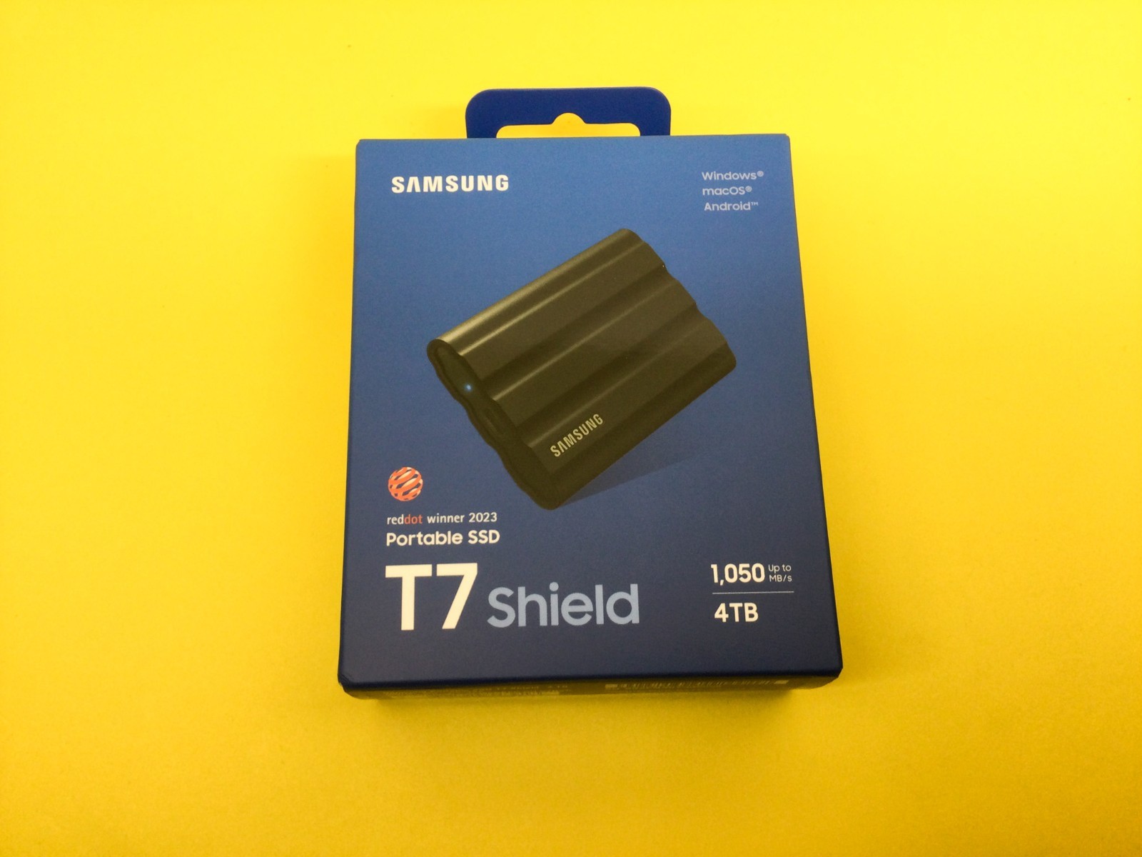 MU-PE4T0S/AM SAMSUNG 4TB Portable SSD T7 Shield USB 3.2 Gen 2 Black SSD F/S